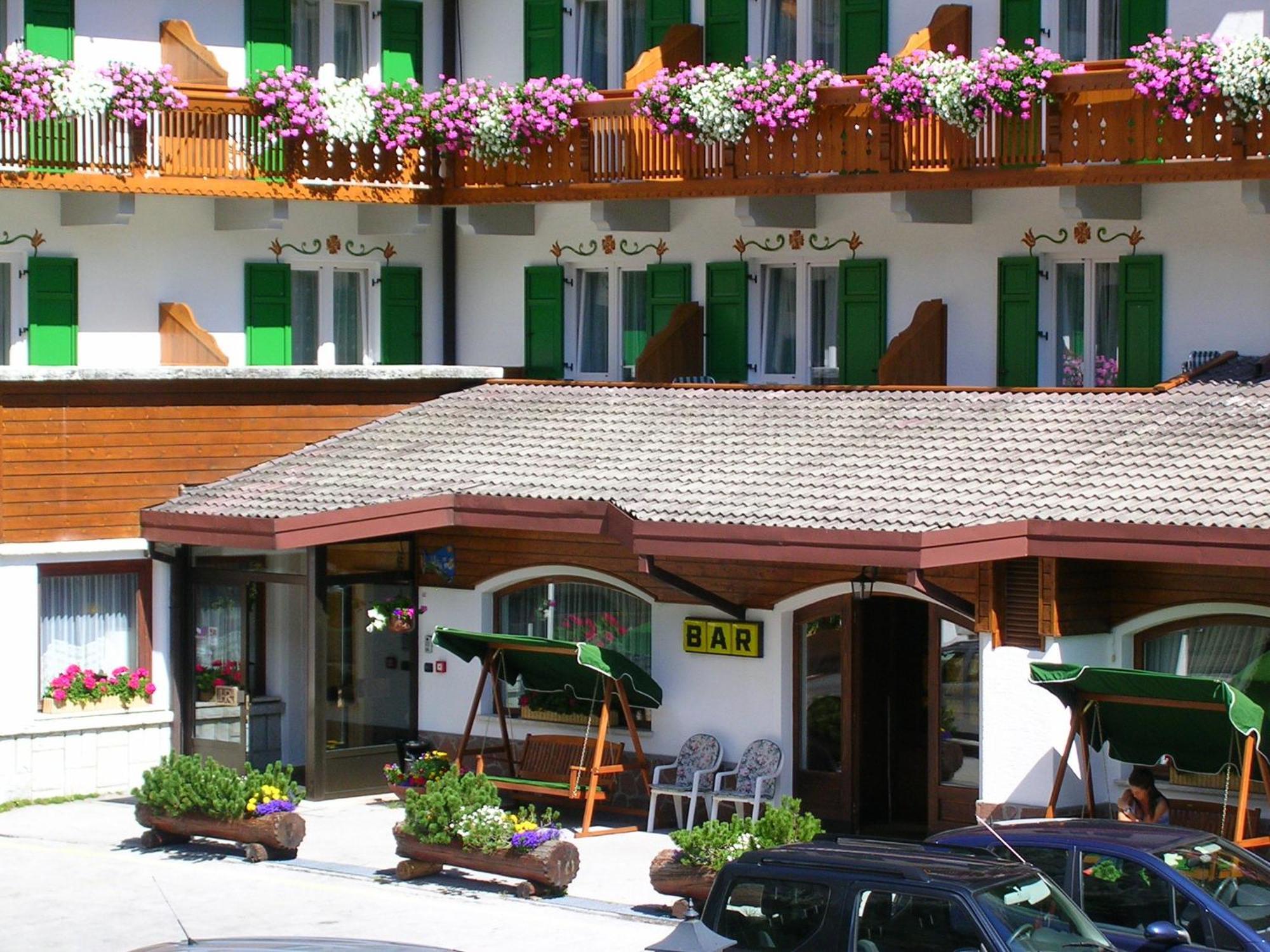 Hotel Roy Malga Ciapela Kültér fotó