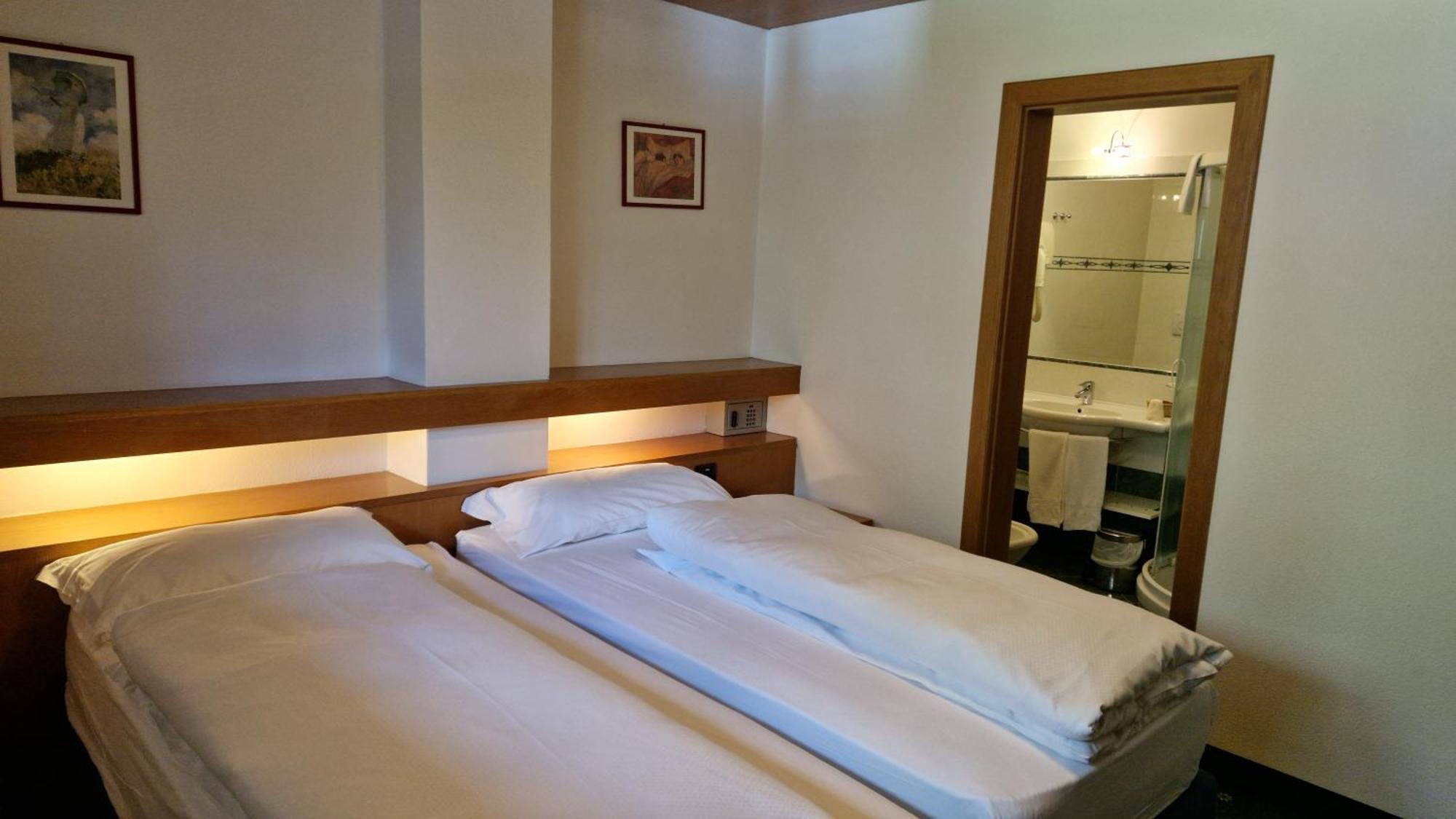 Hotel Roy Malga Ciapela Szoba fotó